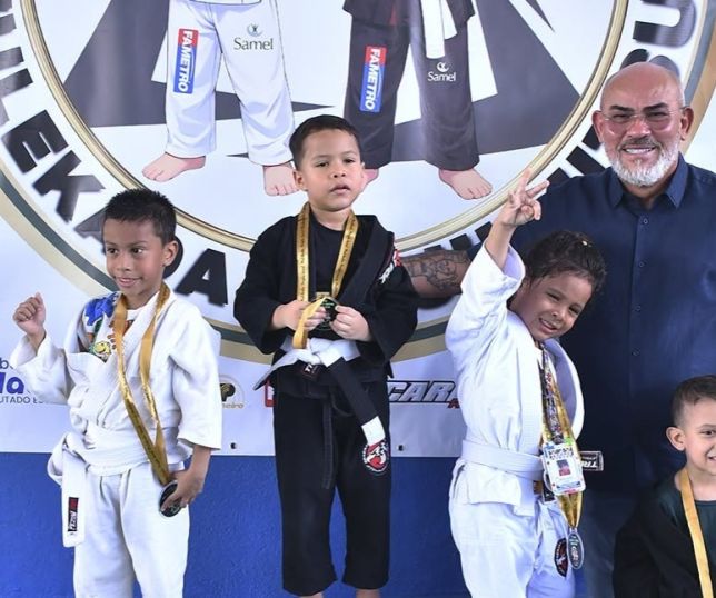 Projeto social de jiu-jitsu transforma vidas e reúne jovens em competição no bairro Alvorada, em Manaus