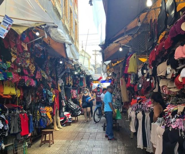 Comércio de Manaus terá horário reduzido no feriado de Tiradentes; veja o que abre e fecha