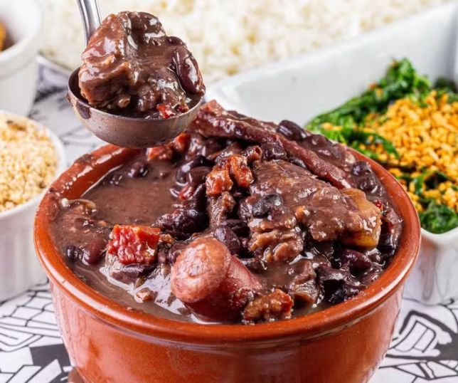 Dia de São Jorge: queda nos preços de ingredientes torna feijoada mais barata em 2026