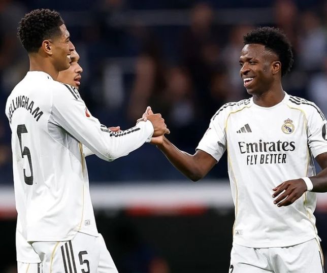 Real Madrid supera Alavés com brilho de Mbappé e Vini Jr. e segue na perseguição ao líder