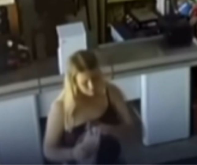 Jovem é presa após incendiar atendente por ciúmes; vítima não resiste aos ferimentos. VEJA VÍDEO