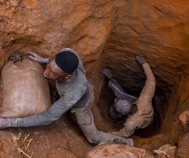''Cobalto de sangue'': investigação revela exploração extrema em minas na África
