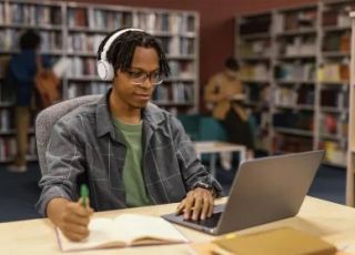 Cursos gratuitos impulsionam qualificação profissional para fortalecer o turismo no Amazonas