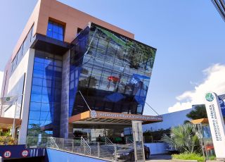 Defensoria do Amazonas e Defensoria da União ajuízam ação cobrando urgência no fornecimento de fraldas e insumos para pacientes atendidos em casa 