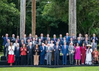 Dezessete ministros de Lula deixam governo para disputar eleições; 21 permanecem