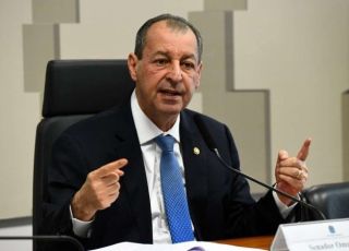 Pesquisa aponta liderança de Omar Aziz e crescimento de Maria do Carmo na disputa pelo Governo do Amazonas