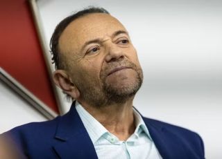 Lula paga o preço por casos de corrupção no país, diz presidente do PT sobre queda de popularidade