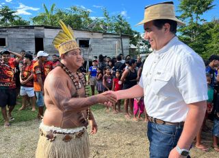 Deputado Abdala Fraxe participa de inauguração de ginásio e abertura dos Jogos Olímpicos Indígenas em Alvarães