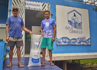 Energia solar impulsiona produção de gelo e transforma economia ribeirinha no Amazonas