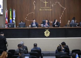 Deputados recebem mais de R$ 10 milhões indevidos e valores não são devolvidos, aponta levantamento