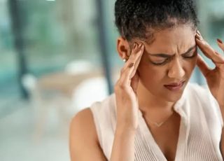 Jovem de 30 anos sofre AVC após dor de cabeça incomum e acende alerta sobre aumento de casos entre jovens