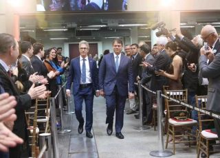 Tarcísio critica polarização política e destaca Zema durante evento em Minas