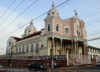 Festa de São Jorge reúne fiéis com programação religiosa e procissão em Manaus