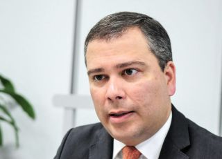 STF forma maioria inicial para manter prisão de ex-presidente do BRB em investigação