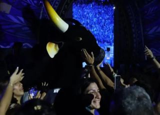 Caprichoso reúne multidão no Sambódromo de Manaus para lançamento do álbum ''Brinquedo que Canta Seu Chão''