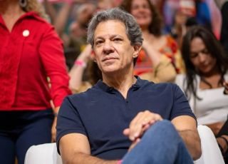 Haddad chama Flávio Bolsonaro de ''Bolsonarinho'' e critica família do ex-presidente