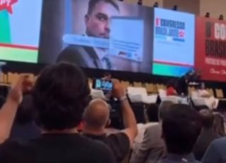Vídeo do PT tenta associar Flávio Bolsonaro ao caso Master e gera críticas no cenário político