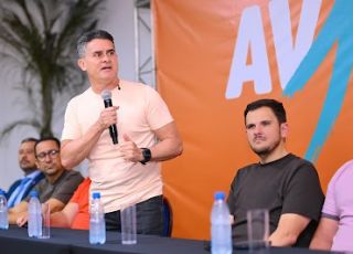 David Almeida estrutura pré-campanha ao governo e amplia alianças políticas no Amazonas