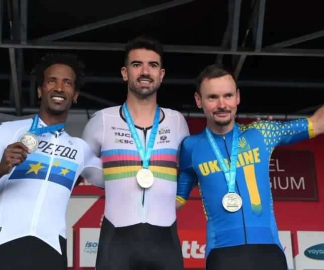 Brasil brilha na Bélgica: Lauro Chaman conquista ouro na Copa do Mundo de ciclismo paralímpico