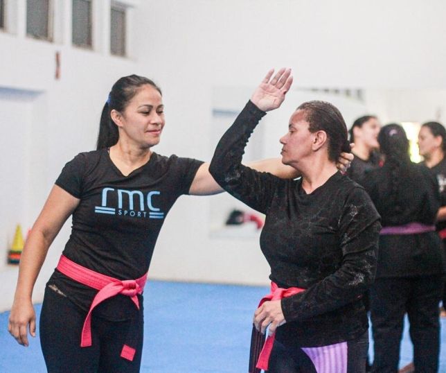 Curso gratuito de defesa pessoal para mulheres abre 200 vagas em Manaus