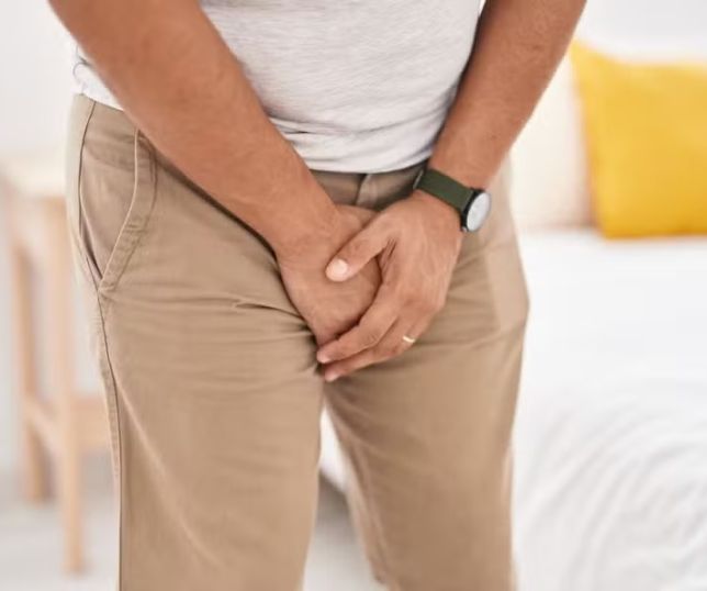 ''Ballmaxxing'': tendência na internet que promete aumentar testículos preocupa médicos