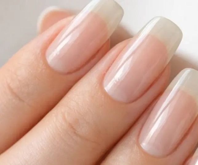 Óleo natural promete fortalecer unhas e criar efeito de alongamento caseiro