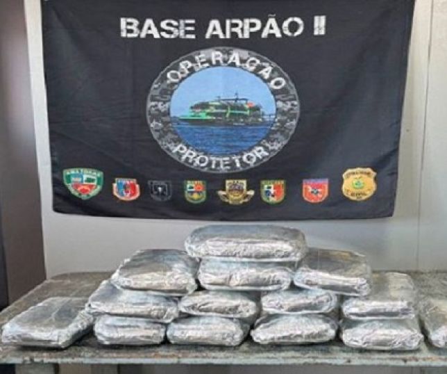 Mais de 22 quilos de maconha skunk avaliados em R$ 1,1 milhão são apreendidos pela base arpão 2 em Coari, interior do Amazonas. VEJA REPORTAGEM DO 'PORTAL DO ZACARIAS' AO VIVO