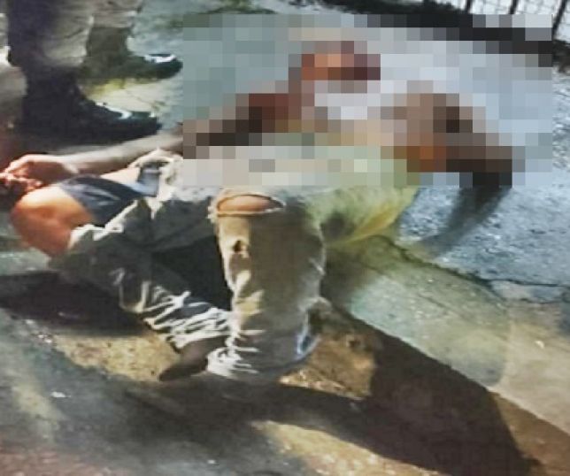 IMAGENS FORTES! Populares massacram homem pego roubando moradora no bairro Alfredo Nascimento, Zona Norte de Manaus. VEJA VÍDEO