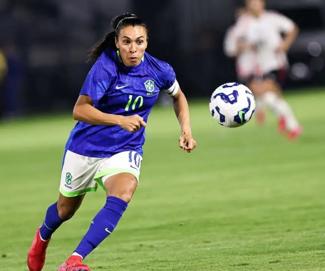 Marta volta à seleção brasileira aos 40 anos para amistosos contra os Estados Unidos