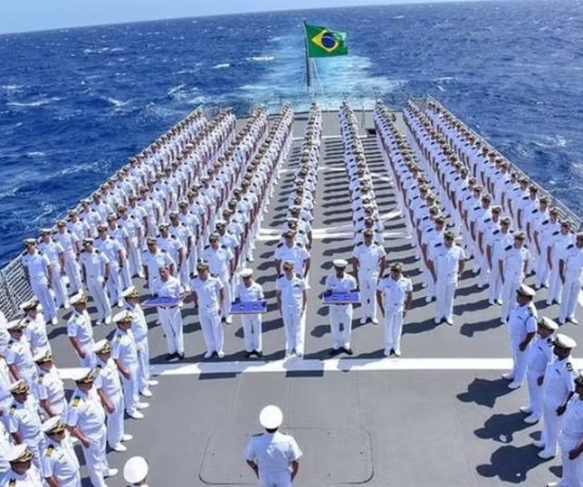 Marinha prorroga inscrições de concurso para oficiais com salário inicial de quase R$ 10 mil