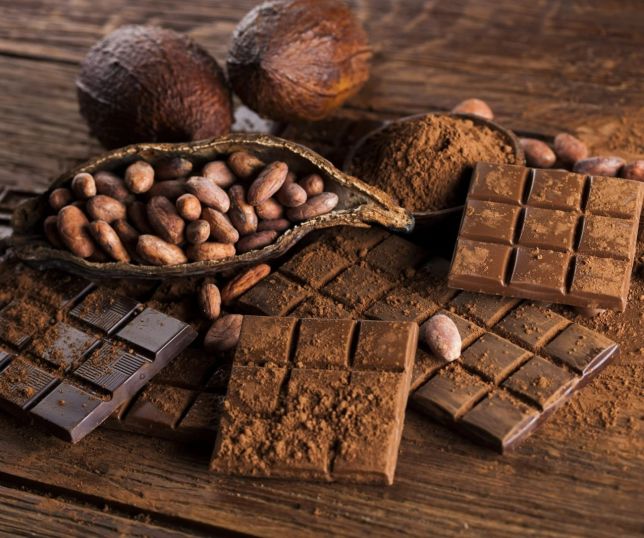 Chocolate amargo pode ajudar no combate ao envelhecimento, apontam especialistas