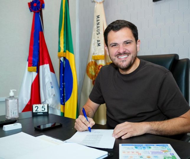 Prefeito Renato Junior nomeia 48 novos médicos aprovados em concurso da Semsa para ampliar o atendimento e o cuidado com as famílias em Manaus
