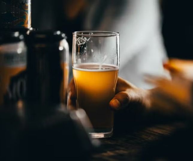 O álcool e seus efeitos ocultos na saúde e no emagrecimento
