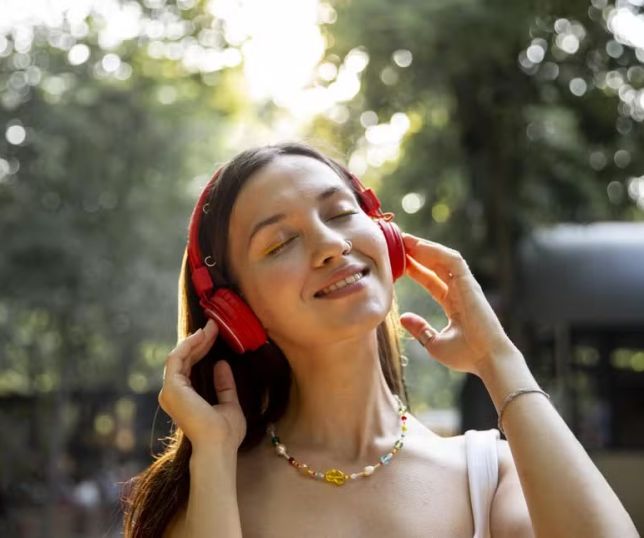 O que a psicologia diz sobre as pessoas que sempre escutam as mesmas músicas