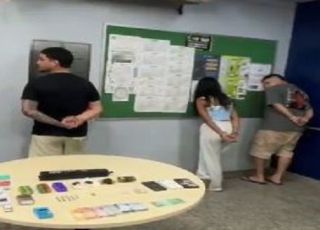 Rocam recebe denúncia anônima e prende casal e usuário de drogas sintéticas no Conjunto Kissia, Zona Centro-Oeste de Manaus. VEJA VÍDEO E REPORTAGEM DO 'PORTAL DO ZACARIAS' AO VIVO