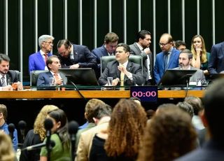 Seis partidos na Câmara e cinco no Senado votaram 100% a favor da redução de penas de condenados do 8 de Janeiro