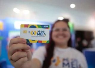 Pé-de-Meia reduz abandono escolar em quase 50% no Amazonas em dois anos