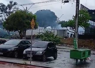 Vagabundos tocam o terror no morro da liberdade e populares entram em pânico, na Zona Sul de Manaus. VEJA VÍDEOS