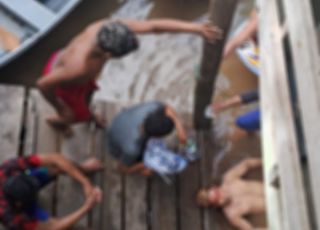 IMAGENS FORTES! Jovem morre após sofrer acidente com rabeta em Serraria Pequena, no Pará. VEJA VÍDEOS