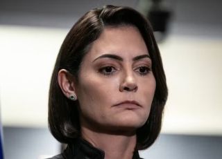 Michelle Bolsonaro volta a criticar aliança com Ciro Gomes e resgata vídeo com ataques a Bolsonaro
