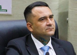 Vereador Sargento Salazar é alvo de questionamentos sobre uso de verba pública para assessoria jurídica