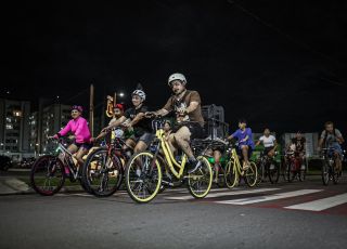 Pedalada noturna deve reunir centenas de ciclistas na Ponte Rio Negro neste sábado