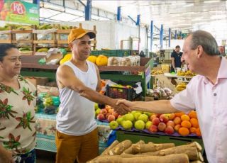 Omar Aziz visita Manaus Moderna e acompanha projeto do novo porto que promete modernizar embarque de passageiros e feirantes