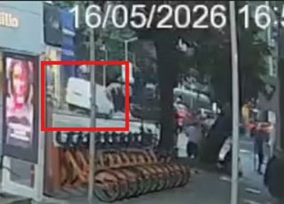 Vídeo mostra momento em que van invade calçada, atropela e mata jovem filha de diplomata em Ipanema. VEJA