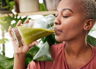 Sucos 100% fruta podem contribuir para a saúde intestinal, aponta especialista