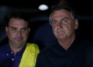 Bolsonaro atua para tentar salvar Flávio e conter tensão com Michelle