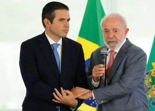 PEC que acaba com escala 6x1 deve ser entregue por Hugo Motta a Lula até segunda-feira