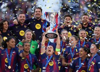 Barcelona goleia Lyon por 4 a 0 e conquista a Liga dos Campeões feminina pela quarta vez