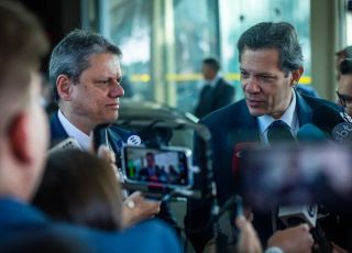 Tarcísio e Haddad montam coalizões ao governo paulista e reduzem opções nas urnas