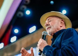 Lula passa pela segunda aplicação de radioterapia preventiva em Brasília